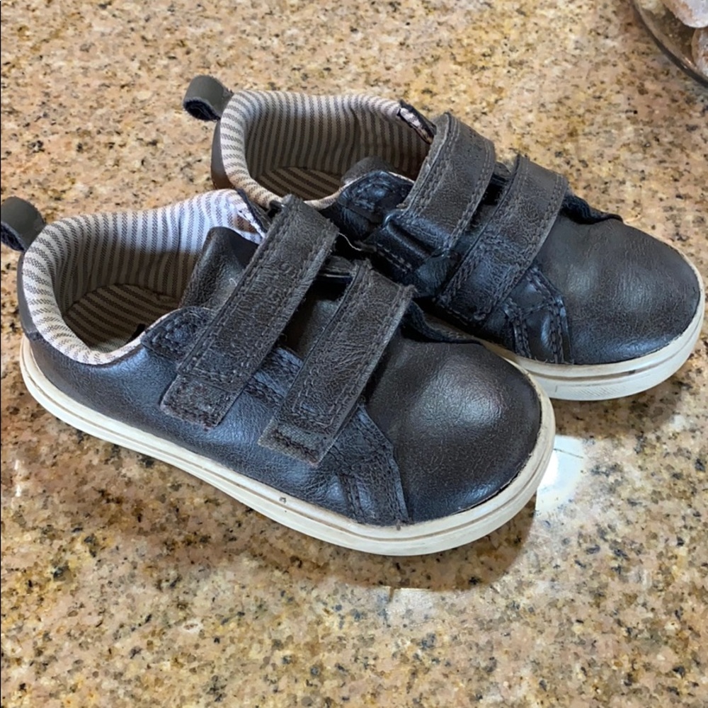 Size 7 toddler’s Carters gray shoes
